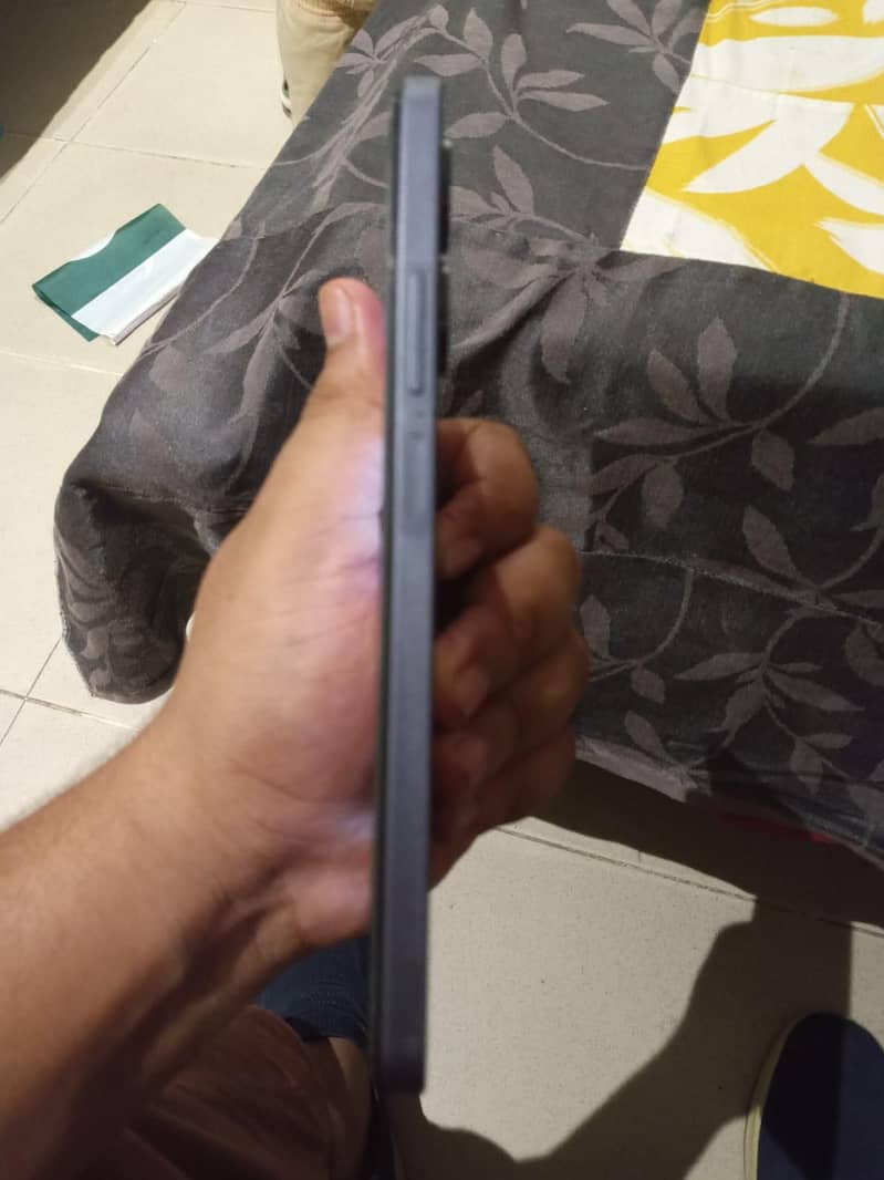 Realme Note 60 4