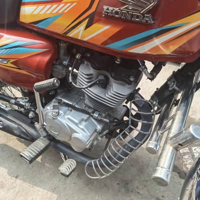 HONDA 125.10/10 CONDITION ALL OK LIKE NEW