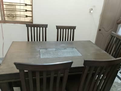 dinning table and 6 chairs