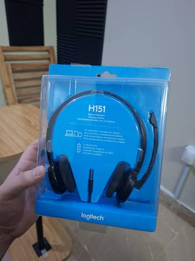 Logitech H151 Stereo Headset with Mic – Mint Condition / Open Box
