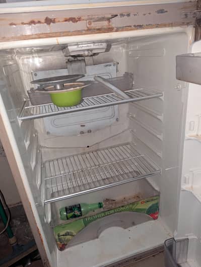 Dawlance refrigerator used medium size for sale