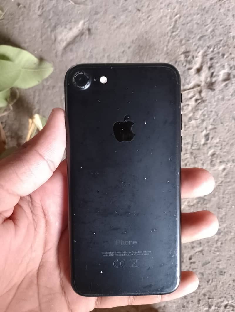 Apple iPhone 7 0