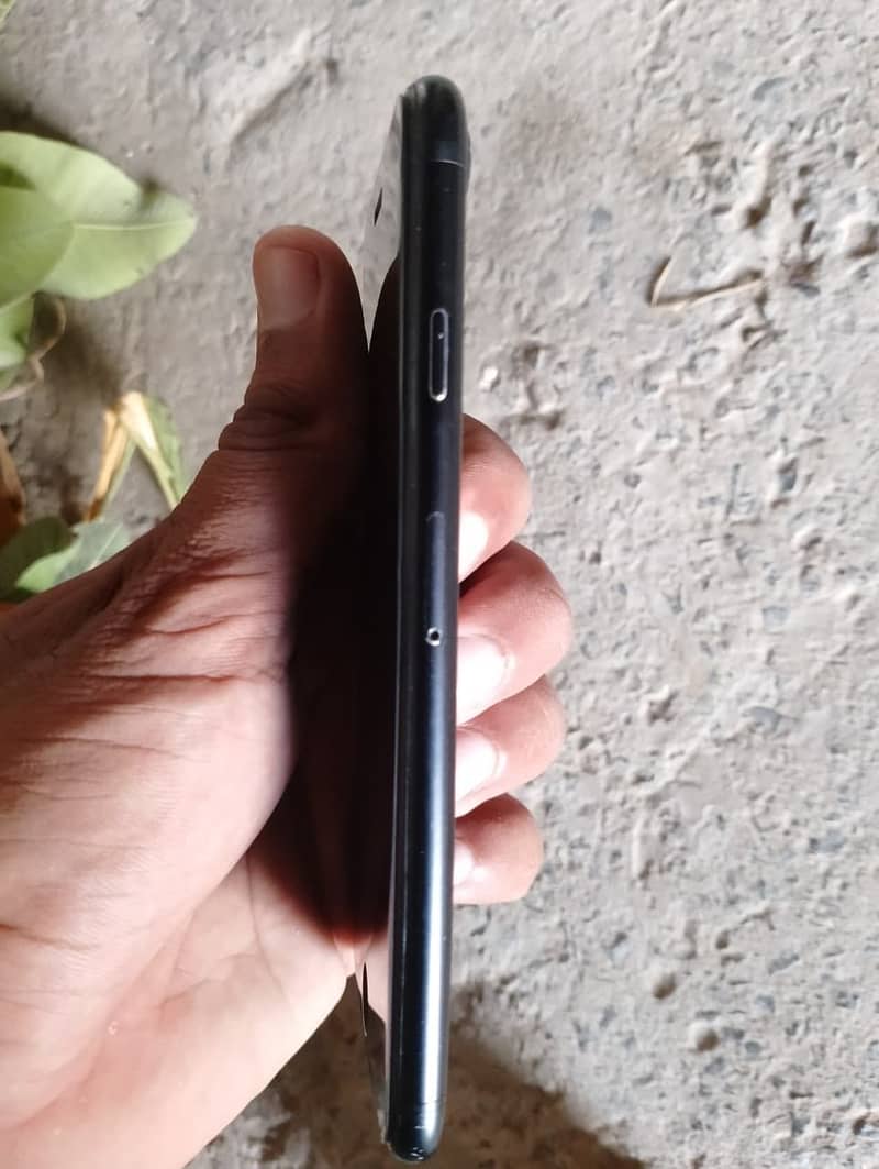 Apple iPhone 7 2