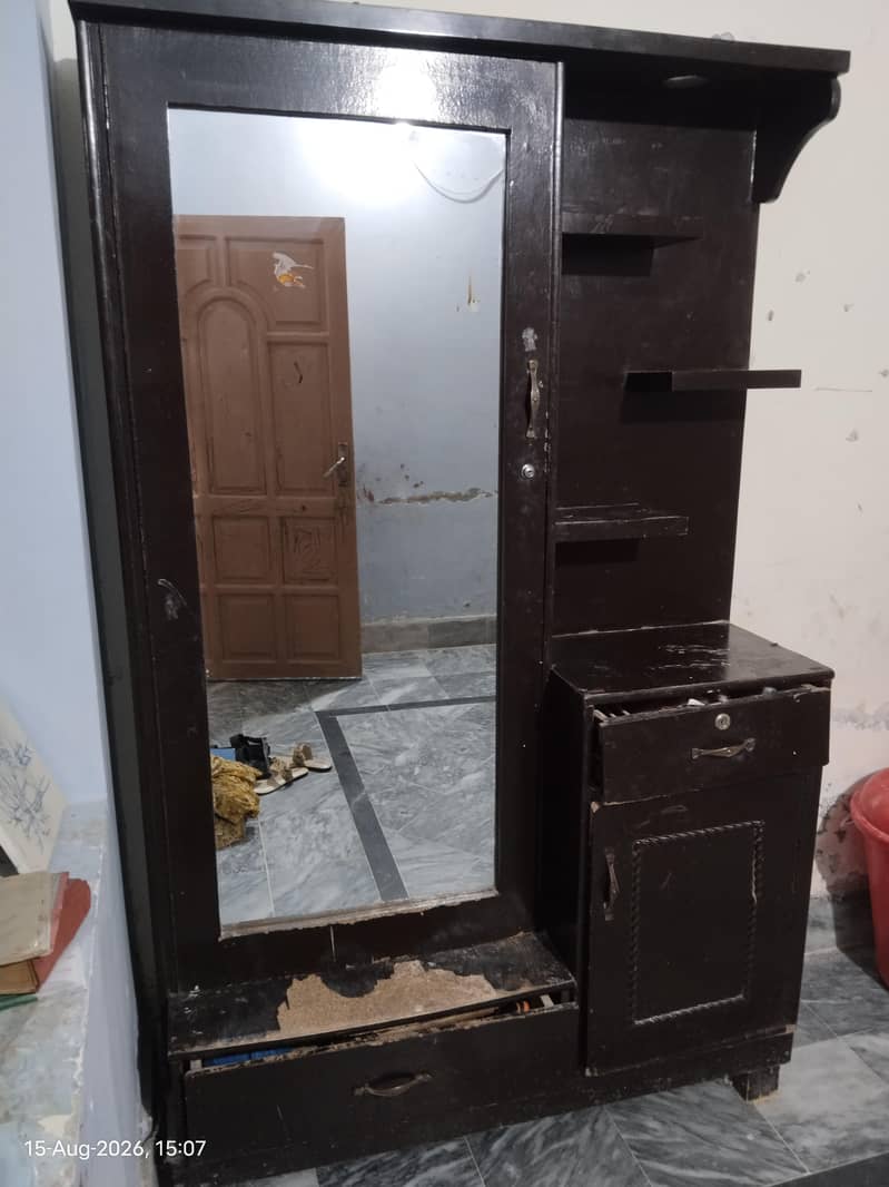 Dressing table 0