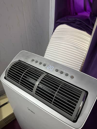 Midea 1.3 Ton wifi ac in best condition with stablizer
