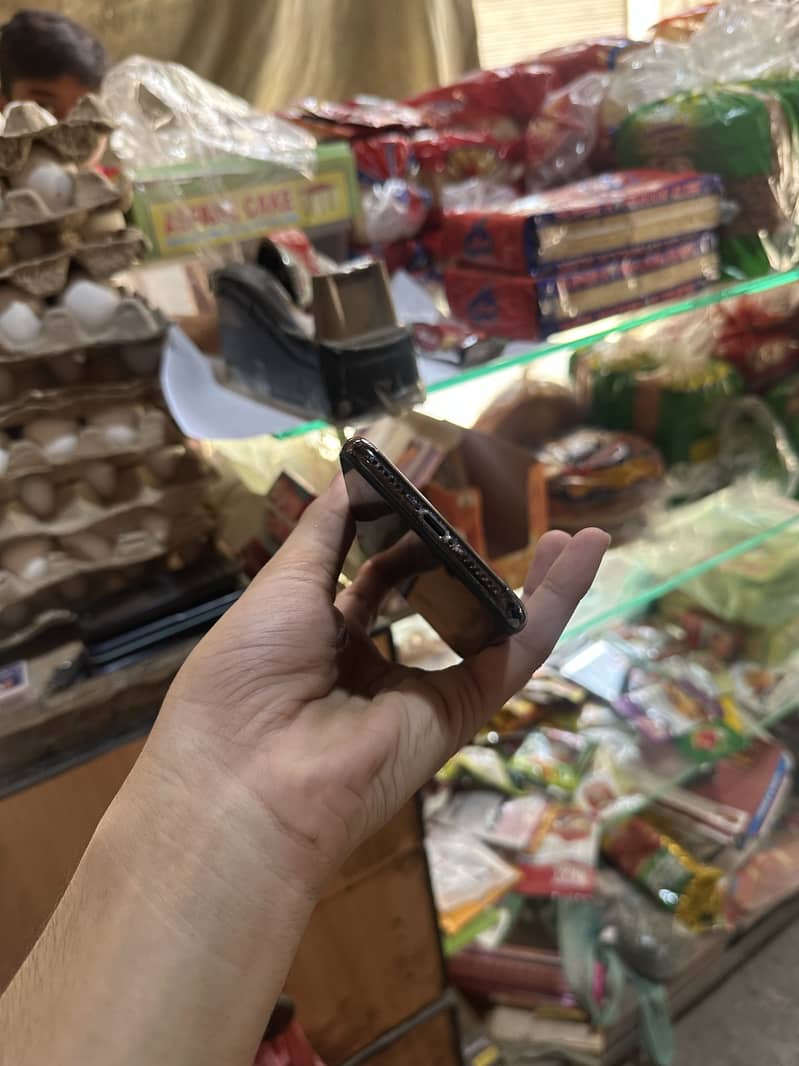 Apple iPhone X 3