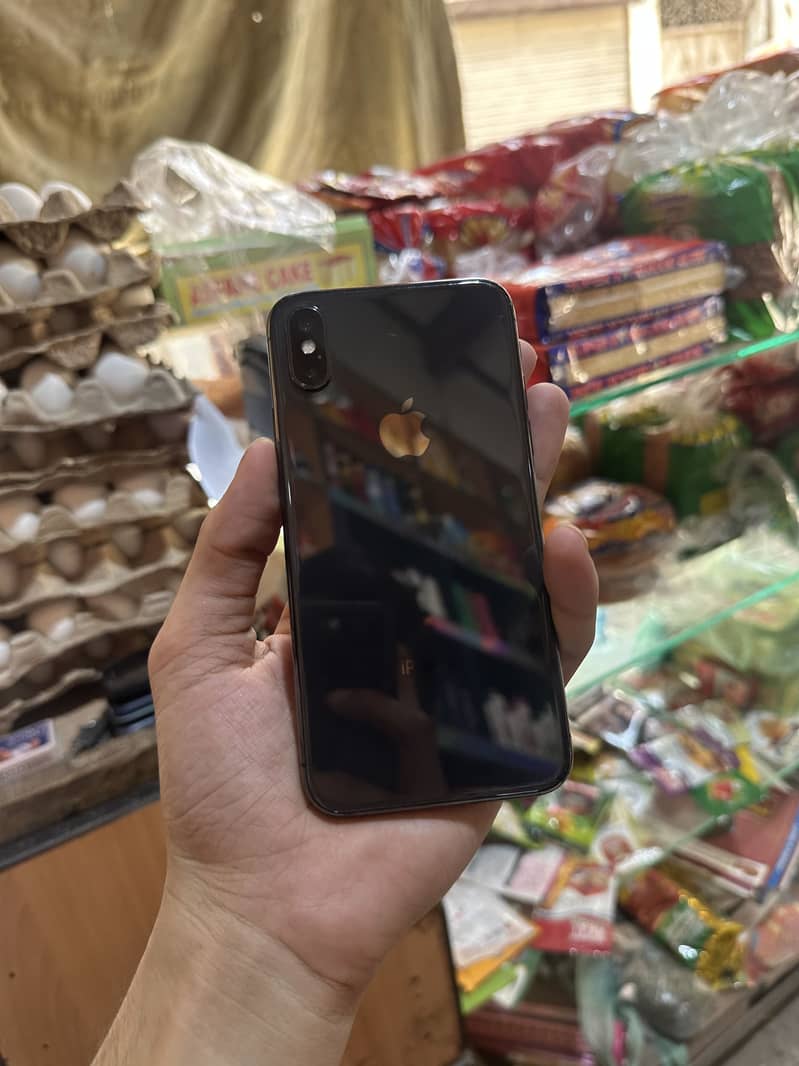 Apple iPhone X 4