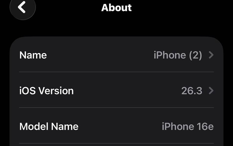 Apple iPhone 16e 5