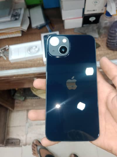 Apple iPhone 13
