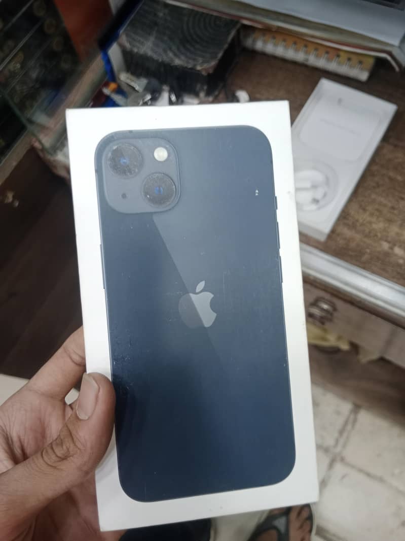 Apple iPhone 13 4