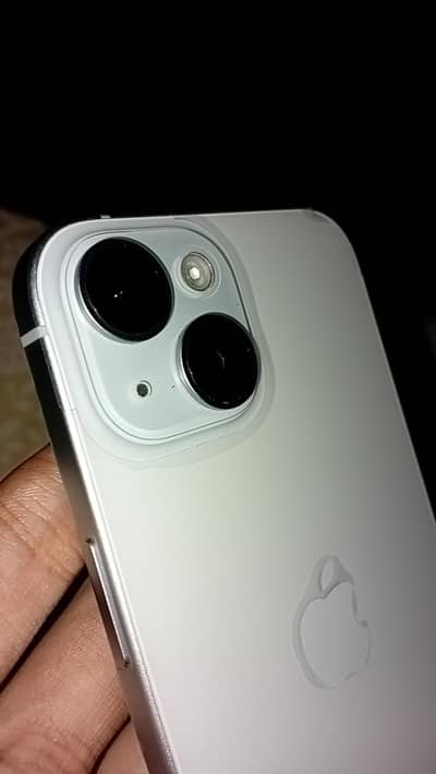 Apple iPhone 15