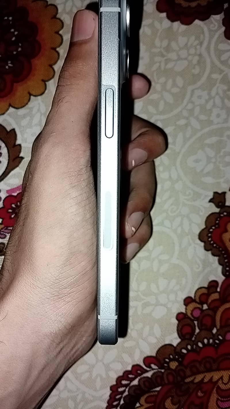 Apple iPhone 15 2
