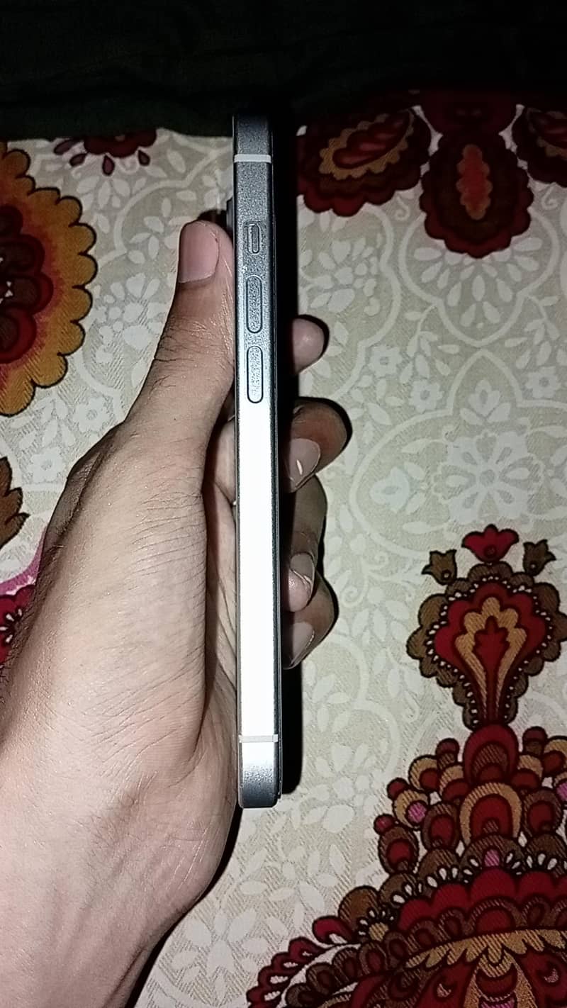 Apple iPhone 15 3