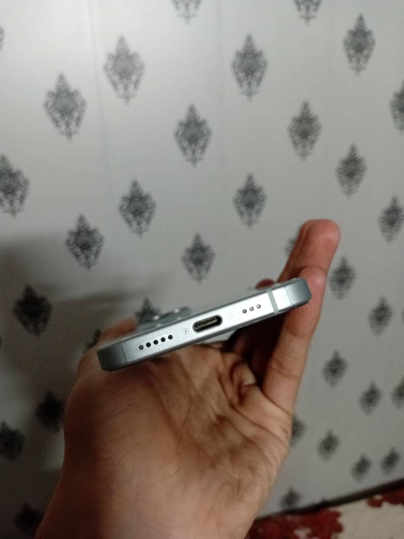 Apple iPhone 15 5