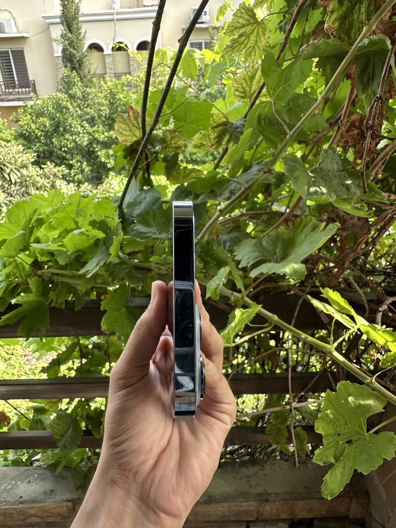 Apple iPhone 13 Pro Max 5