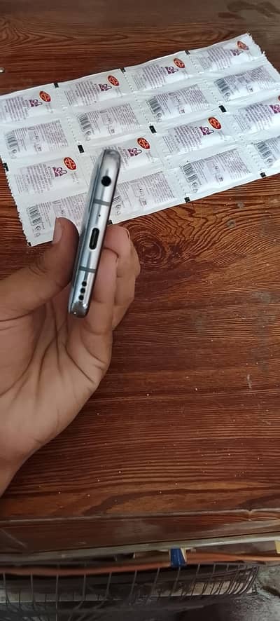 LG G8 ThinQ