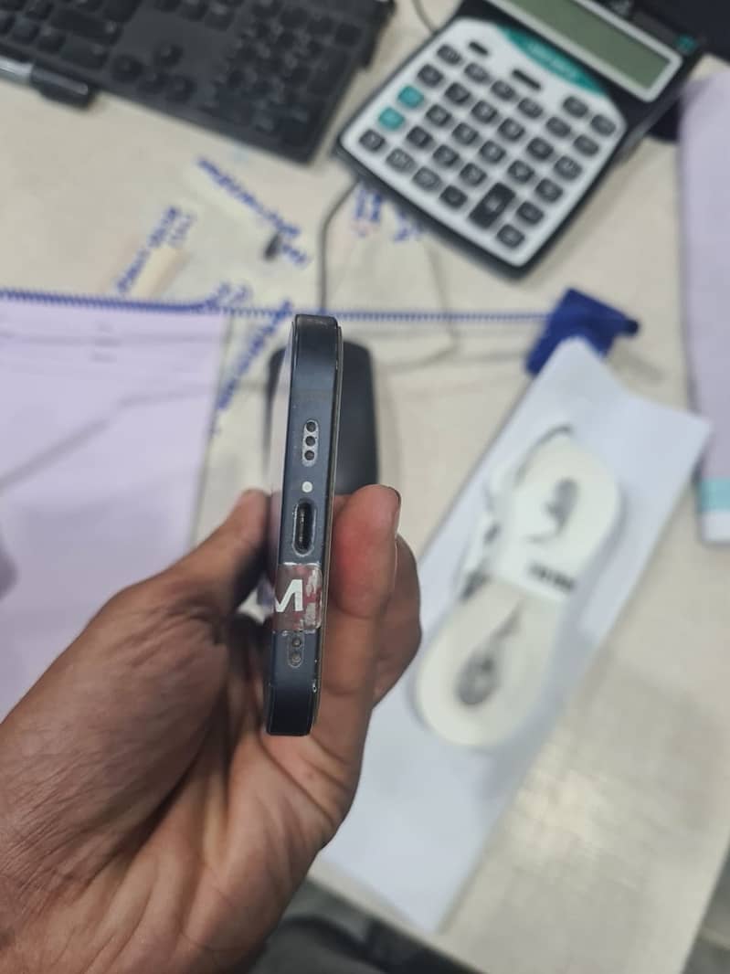 Apple iPhone 12 1