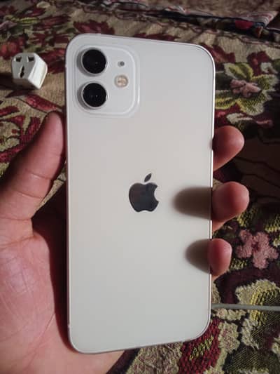 Apple iPhone 12