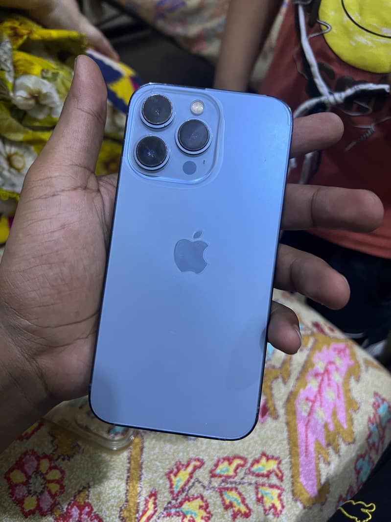 Apple iPhone 13 Pro 4