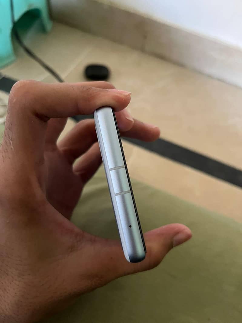 Google Pixel 7a 5