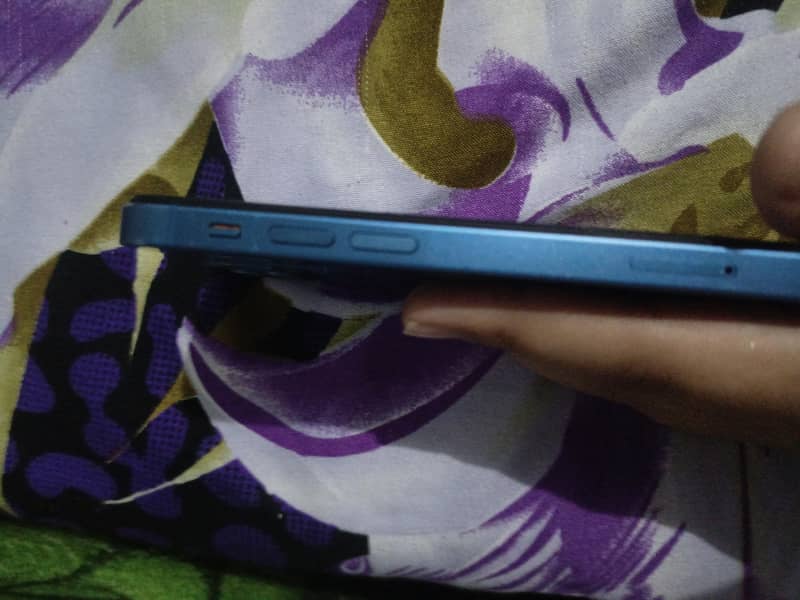 Apple iPhone 13 mini 3