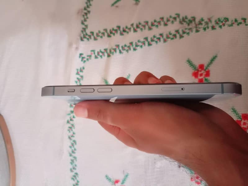 Apple iPhone 14 plus 0