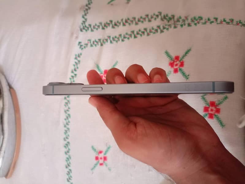 Apple iPhone 14 plus 3