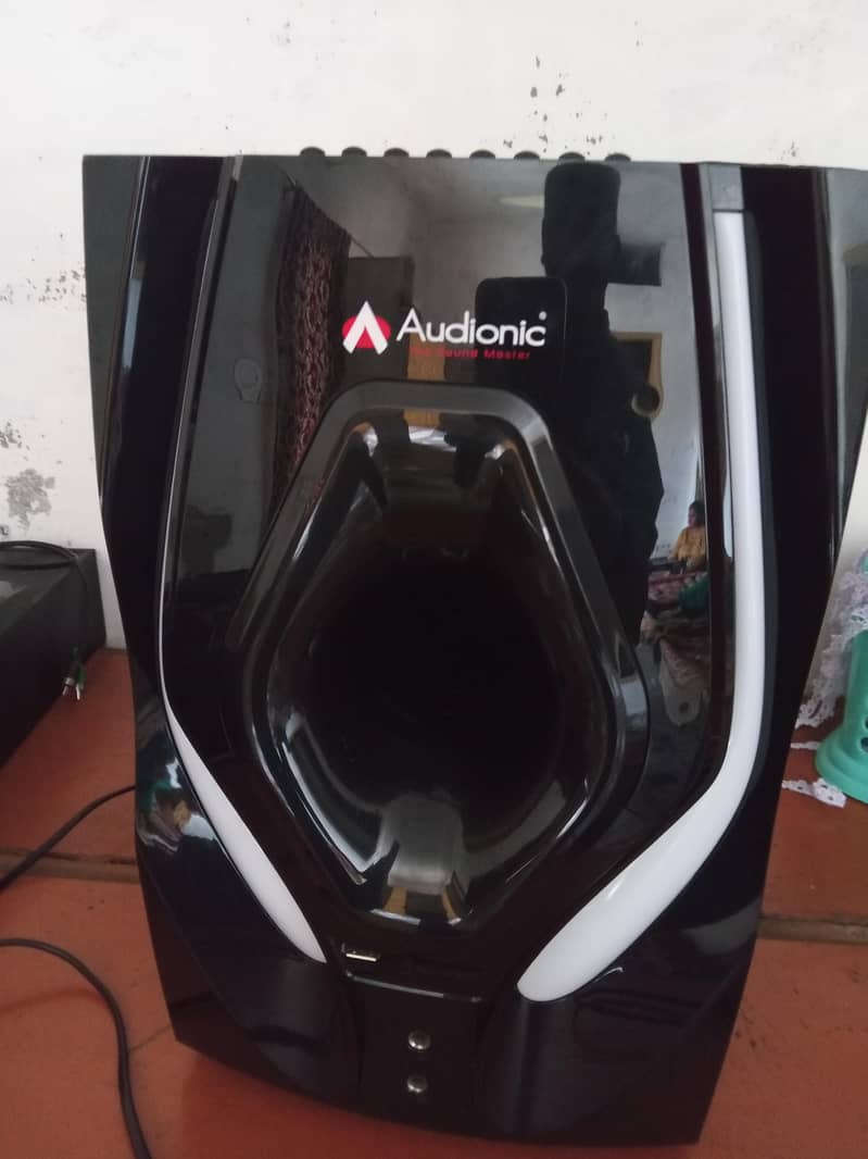 AUDIO 1