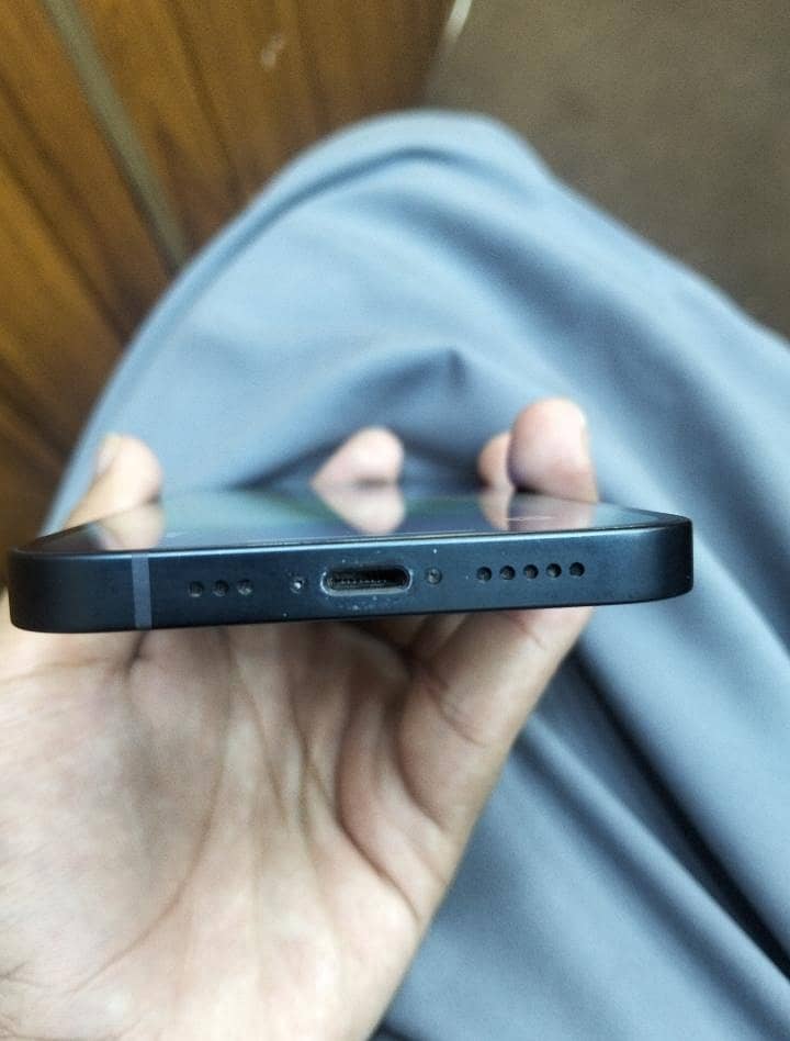 Apple iPhone 13 3