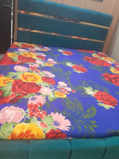 bed with matres