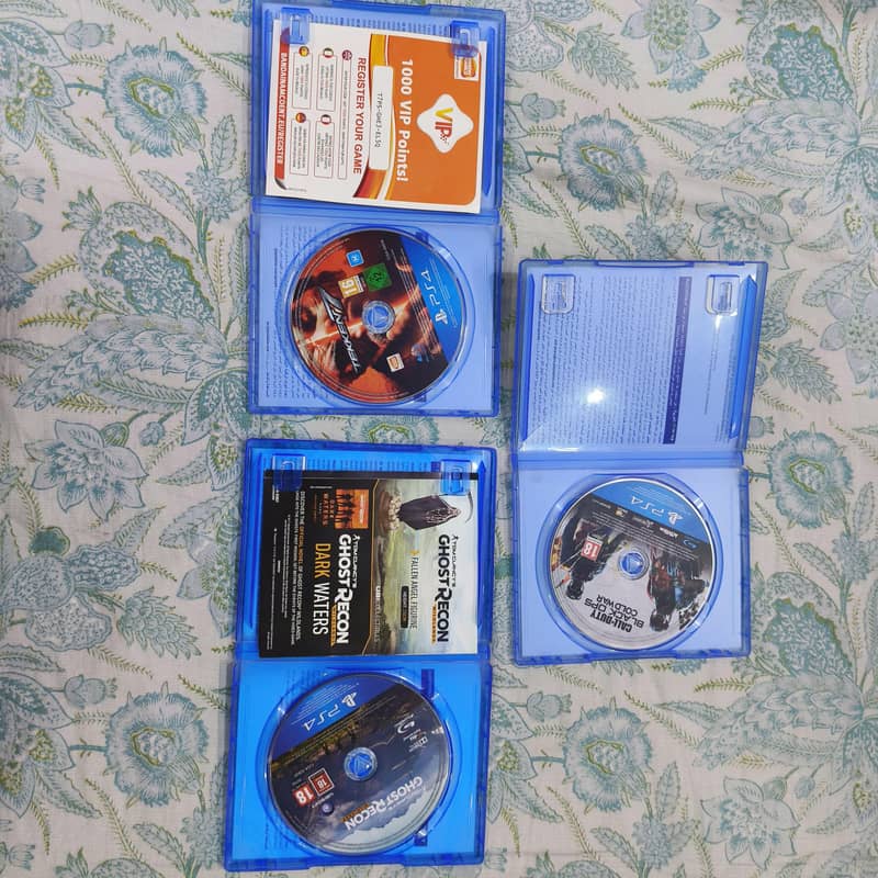 THREE PS4 CDs 1