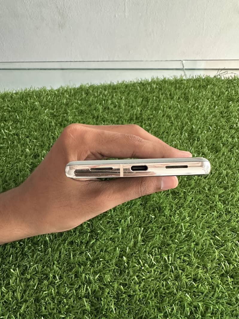 Google Pixel 7 Pro 9