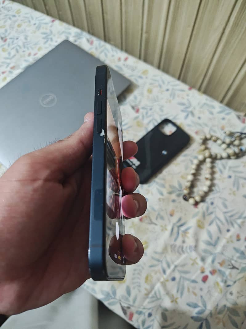 Apple iPhone 14 3