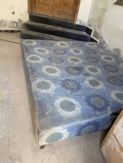 Queen size bed