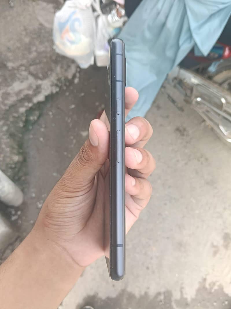 Google Pixel 7a 5