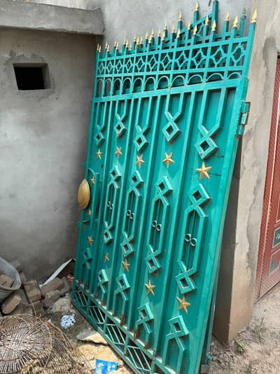 Main Iron Gate 10 feet