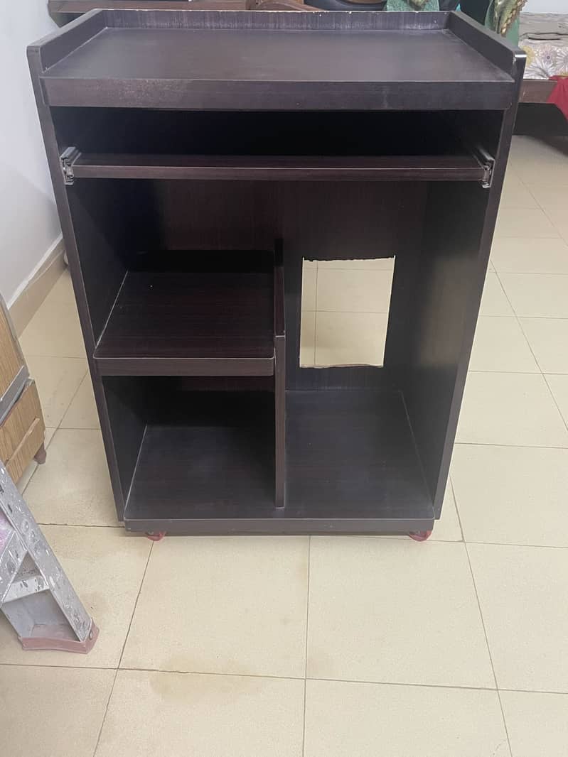 Computer table/trolly 3