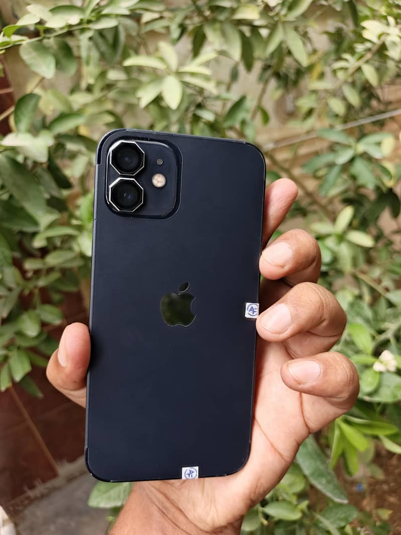 iPhone 12 3