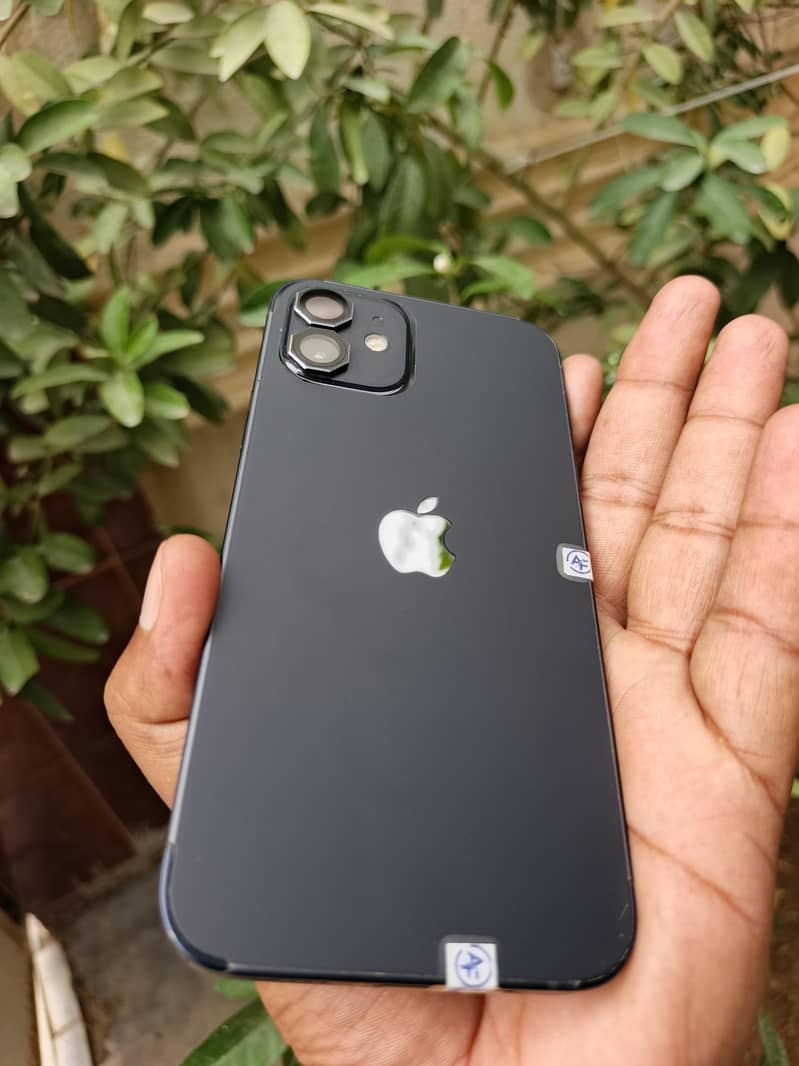 iPhone 12 4