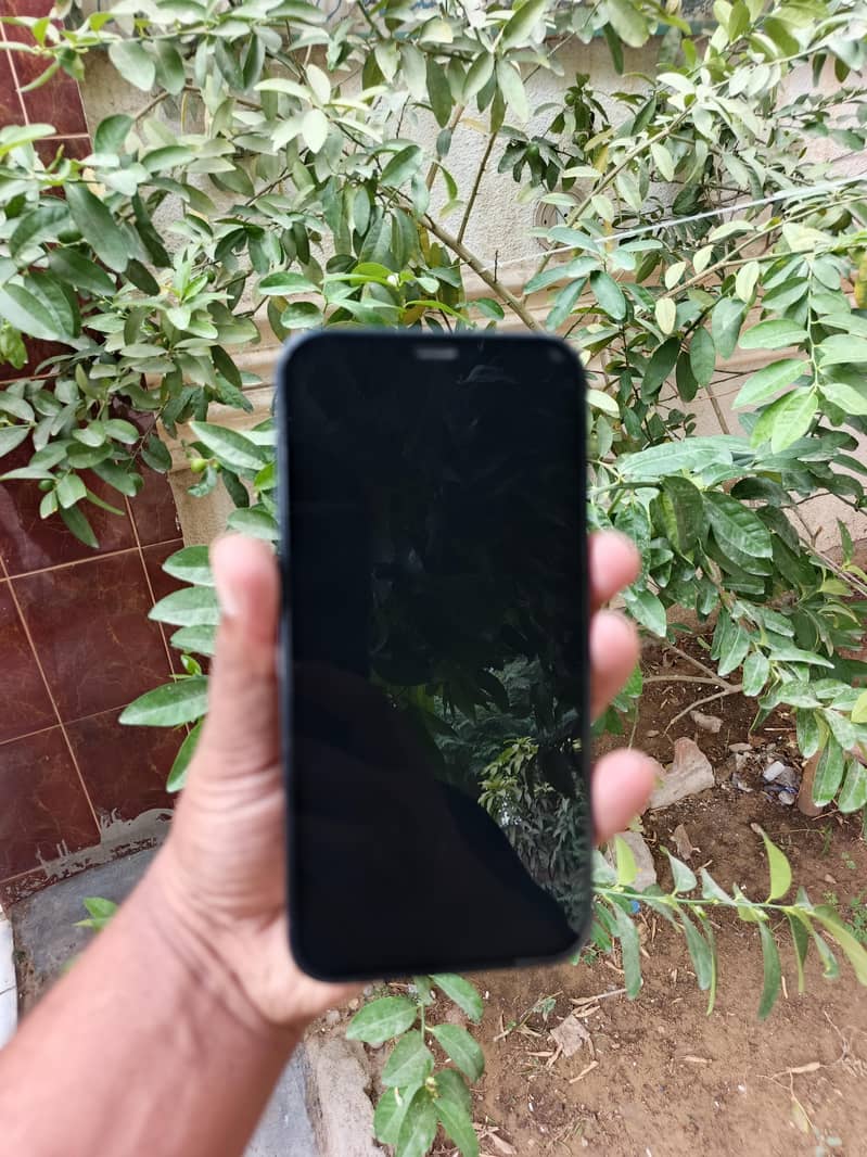 iPhone 12 7