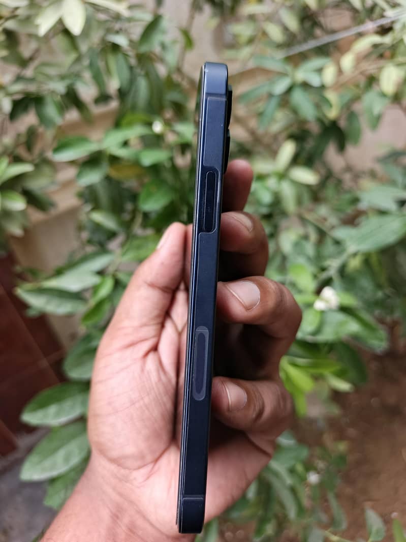 iPhone 12 9