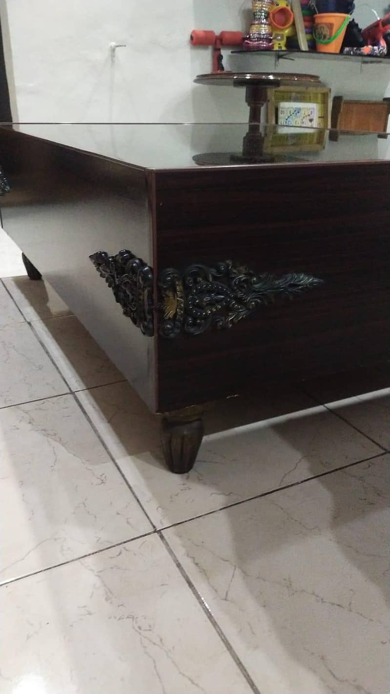 tv lounge table 4