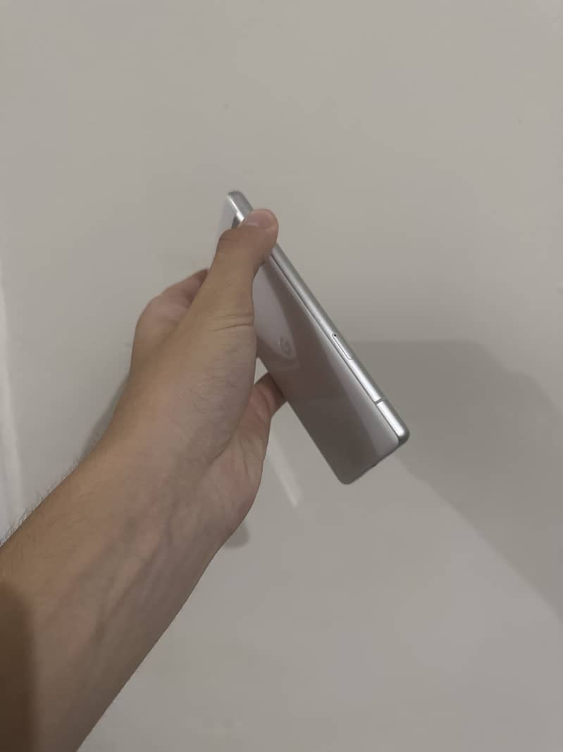 Google Pixel 7a 2