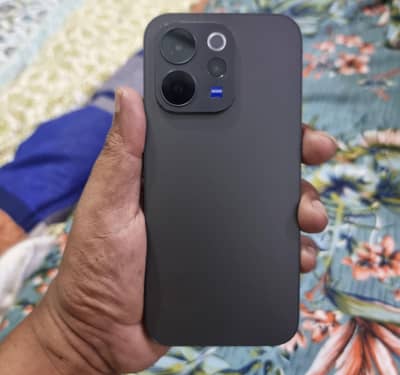 Vivo V70