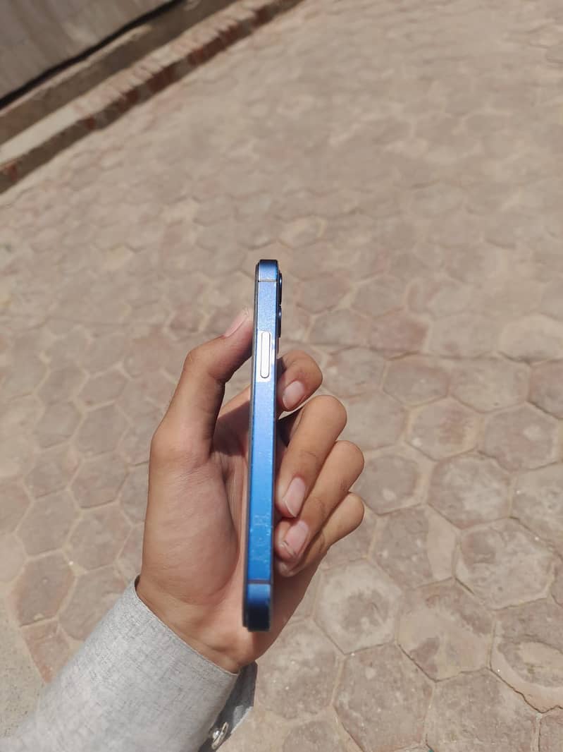 Apple iPhone 12 mini 0
