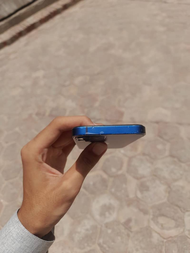 Apple iPhone 12 mini 1