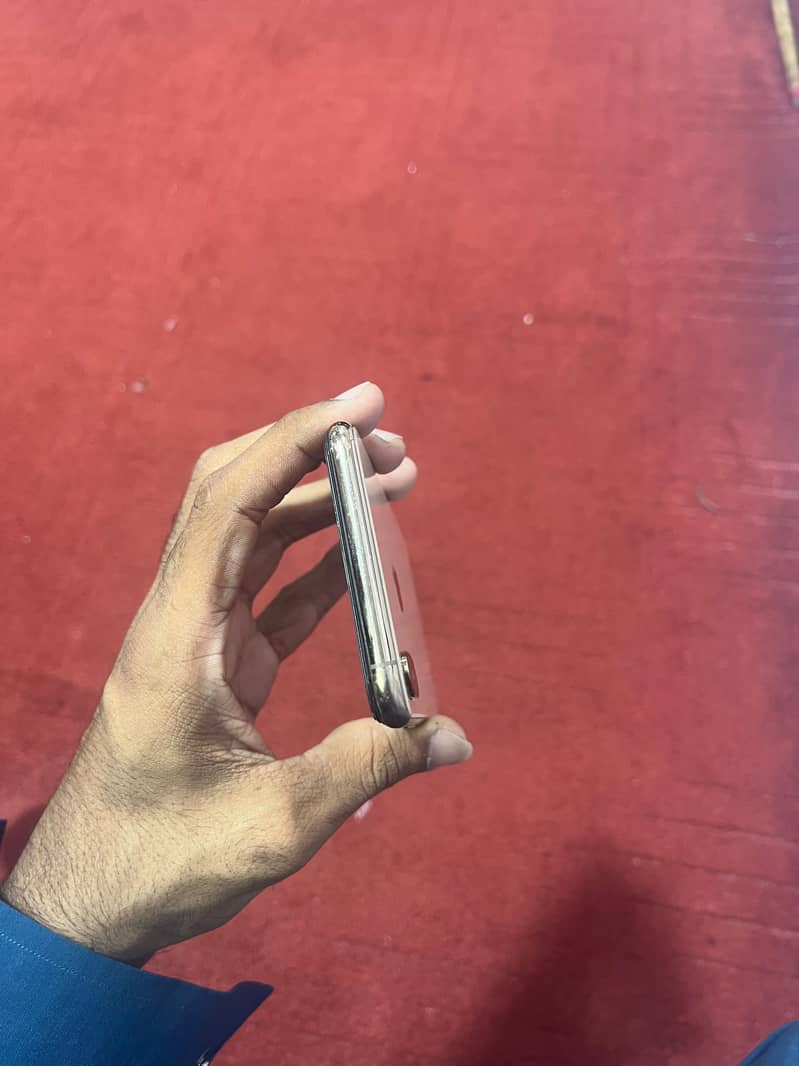 Apple iPhone XS Max 0