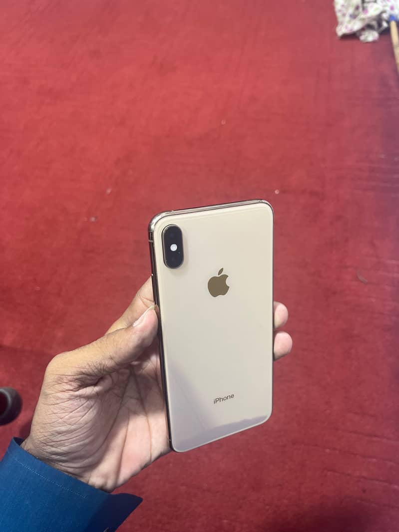 Apple iPhone XS Max 3