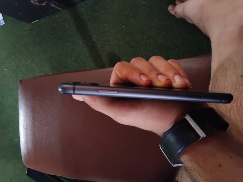Apple iPhone 11 2