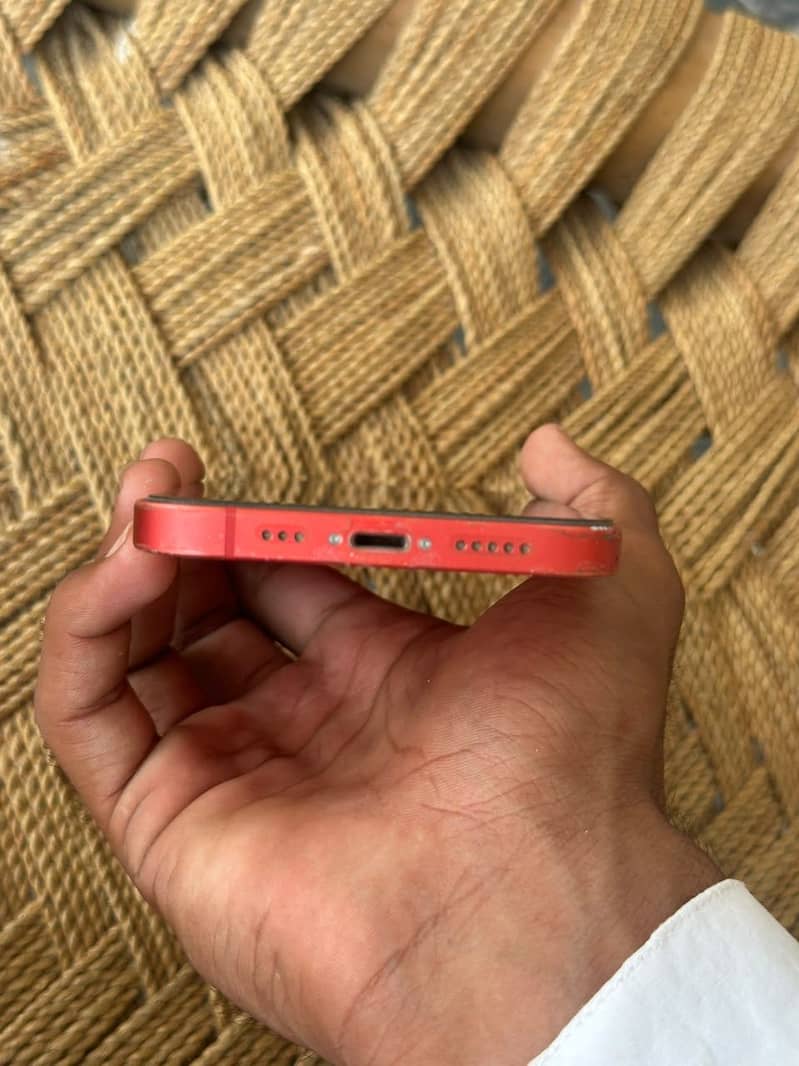 Apple iPhone 12 4
